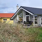 2 House B 110 Nyaraló